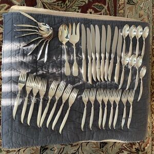 Vintage MCM 1847 Rogers Bros Elegant Silver plated Flair Silverware Cutlery Set